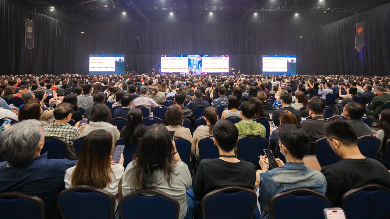 Thrive 2026: the hall, filled